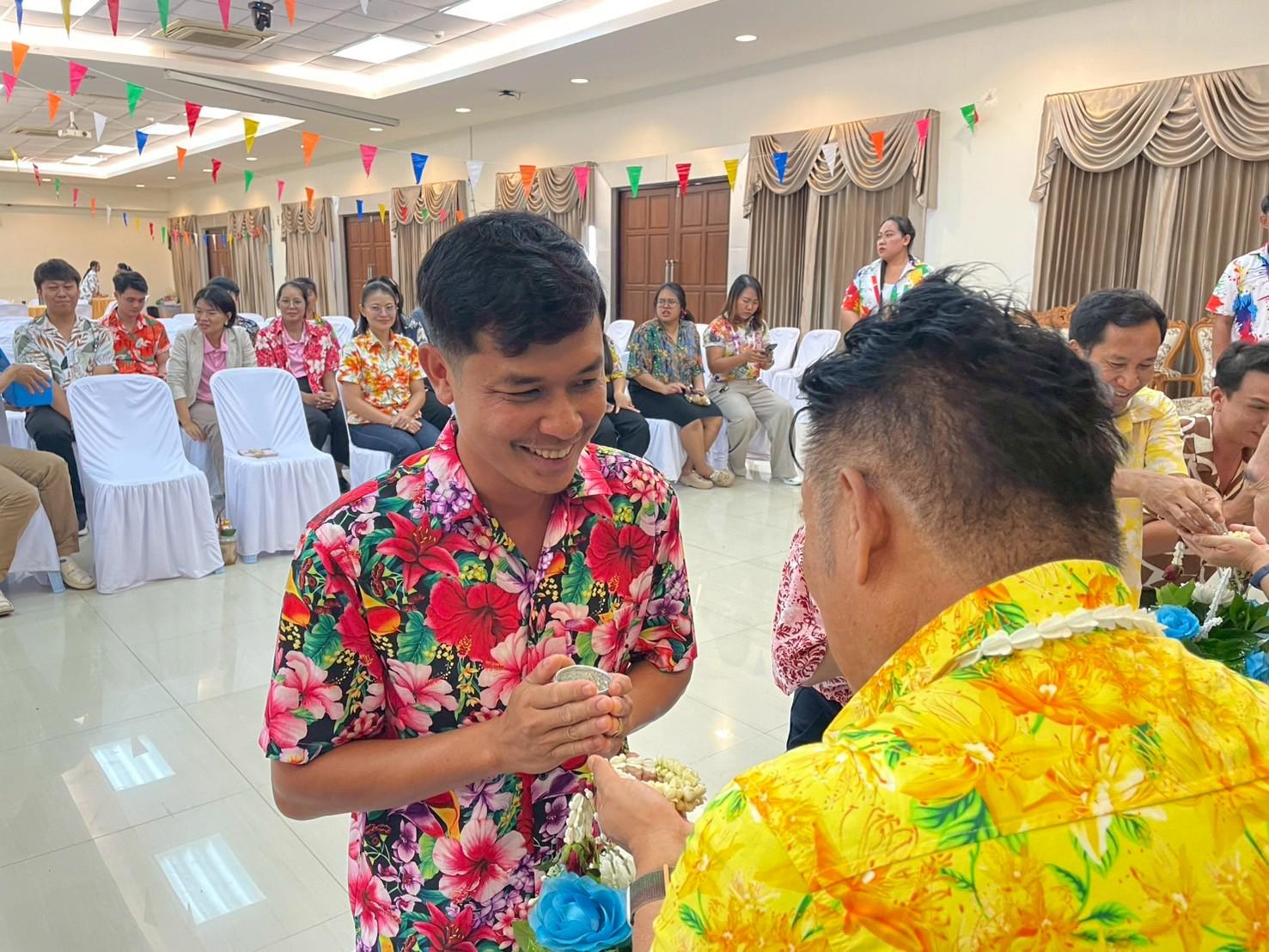 38. วันที่ 26 เมษายน 2568 สาขาการบริหารการศึกษา ได้จัดกิจกรรมรดน้ำดำหัวคณาจารย์ระดับบัณฑิตศึกษา ประจำสาขาการบริหารการศึกษา ณ ห้องประชุมครุร่มสัก 1 ชั้น 3 อาคารคณะครุศาสตร์
